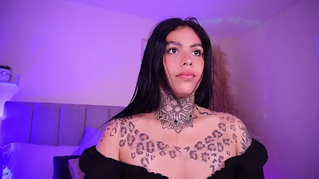 curvyliciousss online show from December 31, 12:54 am