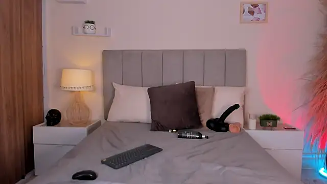 curvyliciousss online show from March 13, 7:06 pm