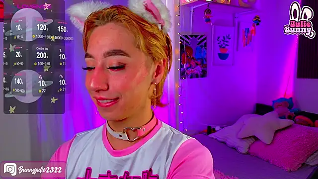 Snapshot of Littlebunny21 chatting on March 18, 8:37 pm Littlebunny21 online show from March 18, 8:37 pm