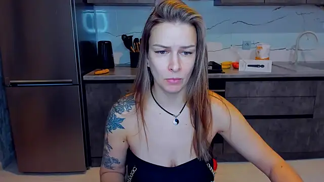 Snapshot of AlexiaDarren chatting on February 7, 3:52 pm AlexiaDarren online show from February 7, 3:52 pm