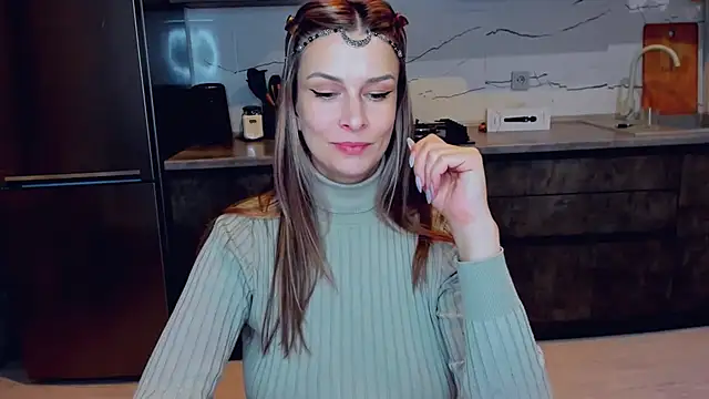 Snapshot of AlexiaDarren chatting on February 12, 10:04 pm AlexiaDarren online show from February 12, 10:04 pm