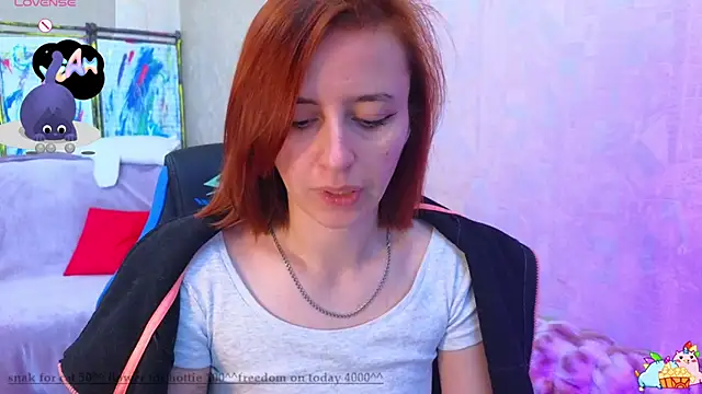 Snapshot of DanaMartina chatting on February 7, 7:50 am DanaMartina online show from February 7, 7:50 am