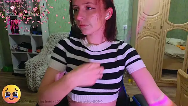 Snapshot of DanaMartina chatting on February 25, 4:21 pm DanaMartina online show from February 25, 4:21 pm