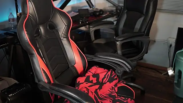 Snapshot of Bubbleliyah chatting on December 4, 11:02 pm Bubbleliyah online show from December 4, 11:02 pm