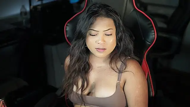 Snapshot of Bubbleliyah chatting on December 5, 10:56 pm Bubbleliyah online show from December 5, 10:56 pm