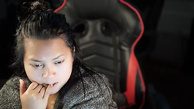 Snapshot of Bubbleliyah chatting on December 15, 9:09 pm Bubbleliyah online show from December 15, 9:09 pm