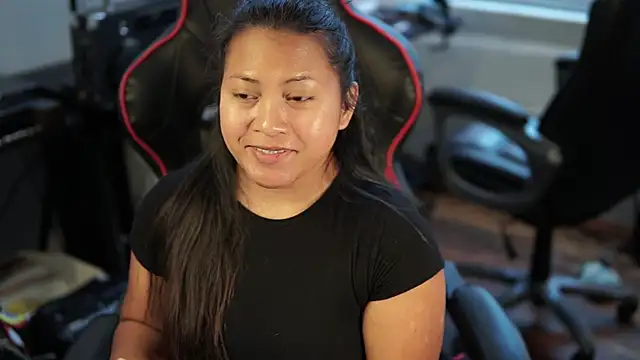 Snapshot of Bubbleliyah chatting on December 22, 1:55 pm Bubbleliyah online show from December 22, 1:55 pm