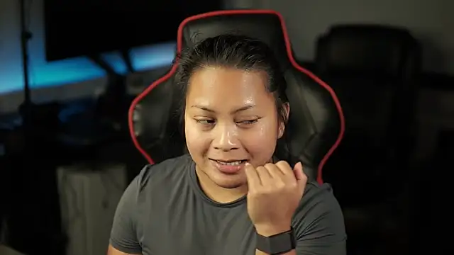 Snapshot of Bubbleliyah chatting on January 1, 11:40 pm Bubbleliyah online show from January 1, 11:40 pm