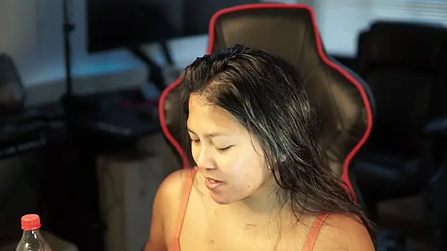 Snapshot of Bubbleliyah chatting on January 3, 4:27 pm Bubbleliyah online show from January 3, 4:27 pm