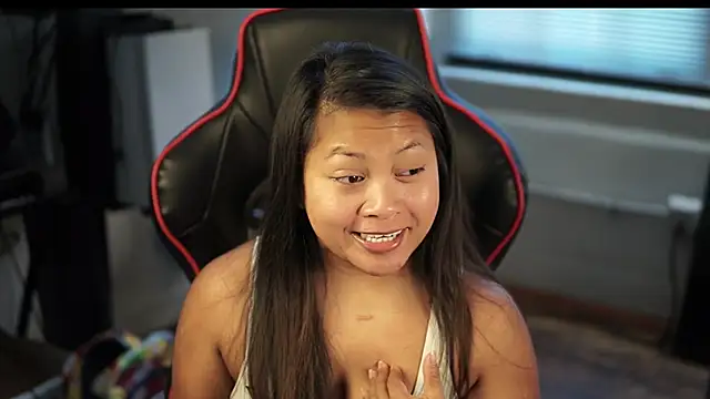 Snapshot of Bubbleliyah chatting on January 14, 2:43 pm Bubbleliyah online show from January 14, 2:43 pm