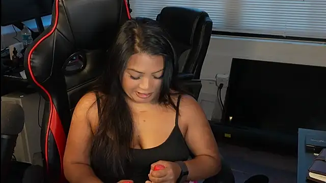 Snapshot of Bubbleliyah chatting on February 17, 10:58 pm Bubbleliyah online show from February 17, 10:58 pm