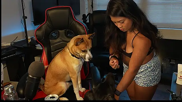 Snapshot of Bubbleliyah chatting on February 26, 10:53 pm Bubbleliyah online show from February 26, 10:53 pm