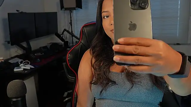 Snapshot of Bubbleliyah chatting on March 8, 9:51 pm Bubbleliyah online show from March 8, 9:51 pm