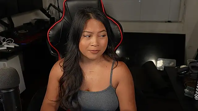 Snapshot of Bubbleliyah chatting on March 9, 12:53 am Bubbleliyah online show from March 9, 12:53 am