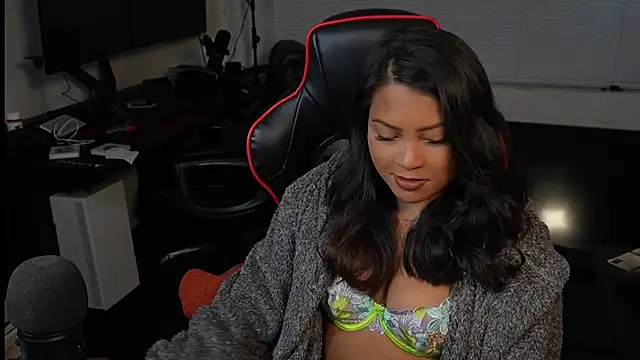 Snapshot of Bubbleliyah chatting on March 12, 3:57 am Bubbleliyah online show from March 12, 3:57 am