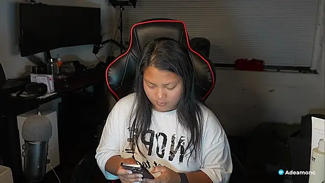 Snapshot of Bubbleliyah chatting on October 7, 11:57 pm Bubbleliyah online show from October 7, 11:57 pm