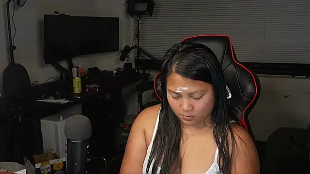 Snapshot of Bubbleliyah chatting on October 28, 12:47 am Bubbleliyah online show from October 28, 12:47 am