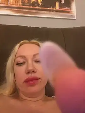 Snapshot of SofiaJoy chatting on September 29, 7:30 pm SofiaJoy online show from September 29, 7:30 pm