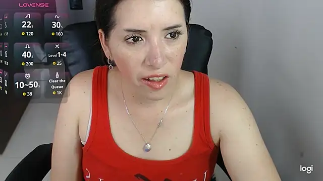 Snapshot of spicey_latina chatting on April 10, 5:28 pm spicey latina online show from April 10, 5:28 pm