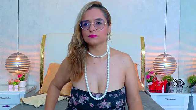 MarilynVega1 online show from July 9, 8:57 pm