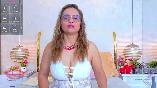 MarilynVega1 online show from July 17, 9:19 pm