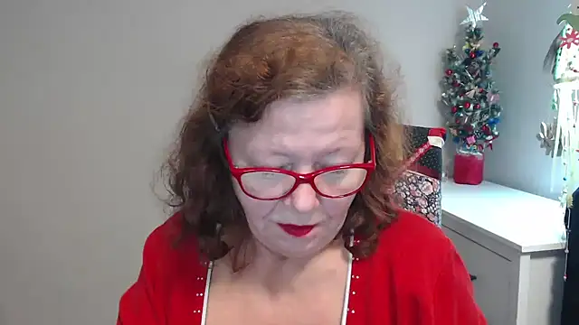 Snapshot of Adelewildx chatting on December 9, 8:33 am Adelewildx online show from December 9, 8:33 am