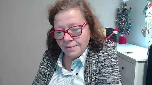 Snapshot of Adelewildx chatting on December 10, 5:39 am Adelewildx online show from December 10, 5:39 am