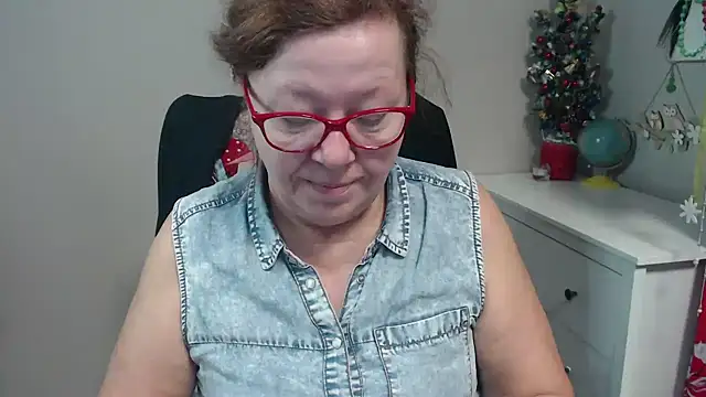 Snapshot of Adelewildx chatting on January 13, 4:50 am Adelewildx online show from January 13, 4:50 am