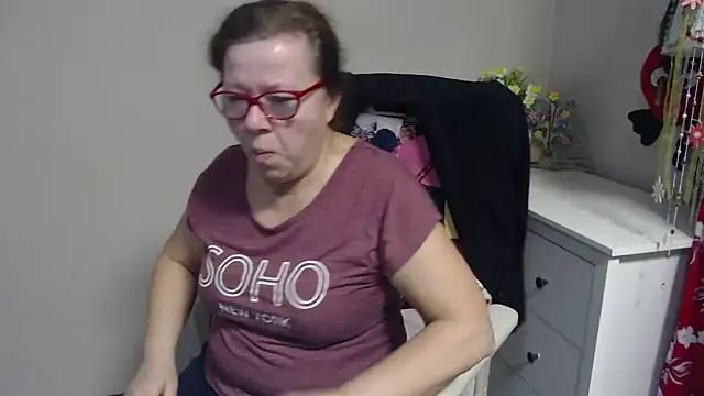 Snapshot of Adelewildx chatting on February 5, 4:37 am Adelewildx online show from February 5, 4:37 am