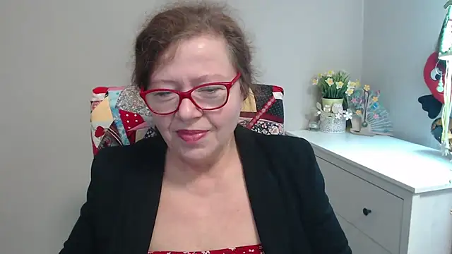 Snapshot of Adelewildx chatting on February 6, 7:35 am Adelewildx online show from February 6, 7:35 am