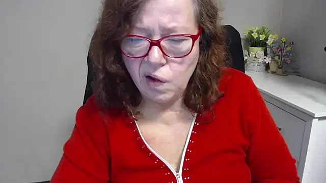 Snapshot of Adelewildx chatting on February 11, 7:33 am Adelewildx online show from February 11, 7:33 am