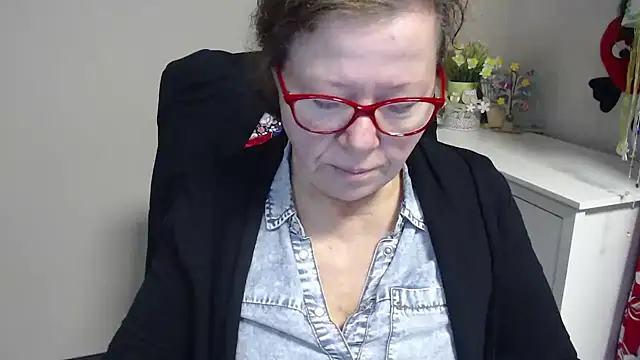 Snapshot of Adelewildx chatting on February 19, 5:16 am Adelewildx online show from February 19, 5:16 am