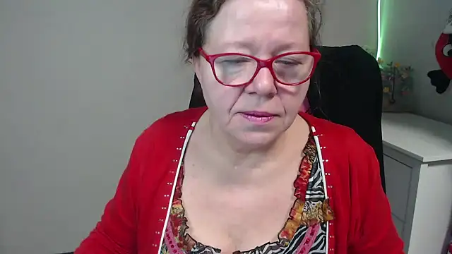 Snapshot of Adelewildx chatting on February 26, 4:03 am Adelewildx online show from February 26, 4:03 am