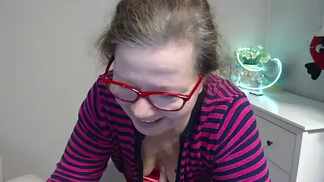Snapshot of Adelewildx chatting on March 3, 4:03 am Adelewildx online show from March 3, 4:03 am