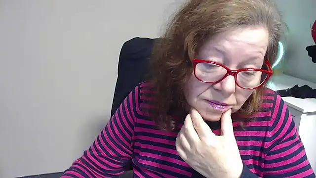 Snapshot of Adelewildx chatting on March 3, 7:10 am Adelewildx online show from March 3, 7:10 am