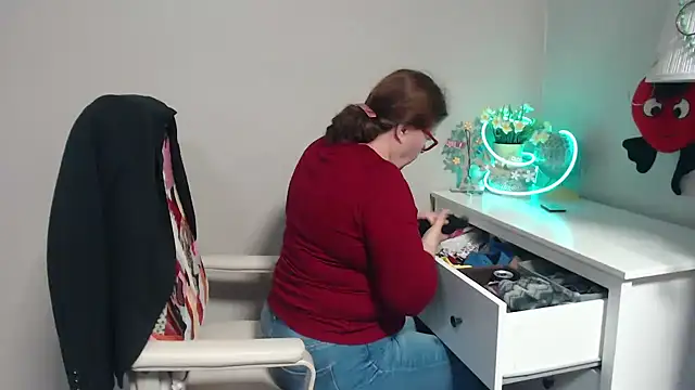 Snapshot of Adelewildx chatting on March 5, 4:24 am Adelewildx online show from March 5, 4:24 am