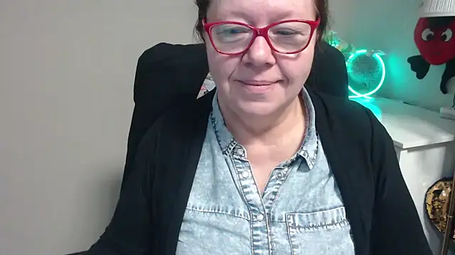 Snapshot of Adelewildx chatting on March 17, 4:29 am Adelewildx online show from March 17, 4:29 am