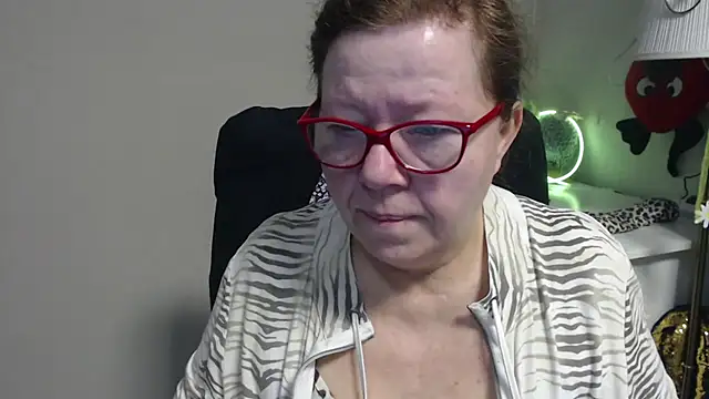 Snapshot of Adelewildx chatting on March 18, 4:15 am Adelewildx online show from March 18, 4:15 am