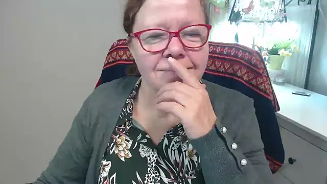 Snapshot of Adelewildx chatting on October 16, 3:29 am Adelewildx online show from October 16, 3:29 am