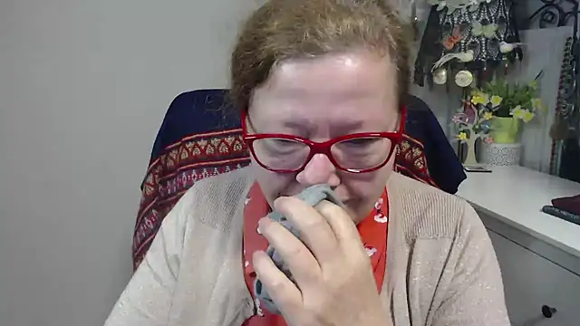 Snapshot of Adelewildx chatting on November 10, 5:06 am Adelewildx online show from November 10, 5:06 am