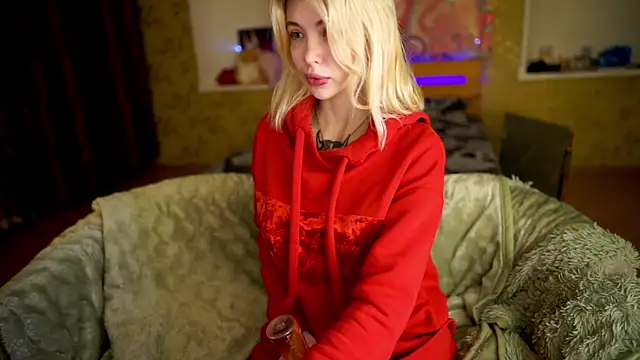 Allison Cuty online show from January 28, 11:39 pm