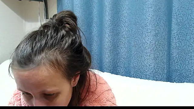 alisacucumber online show from September 23, 5:49 pm