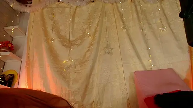emyli sw  online show from December 5, 3:04 am