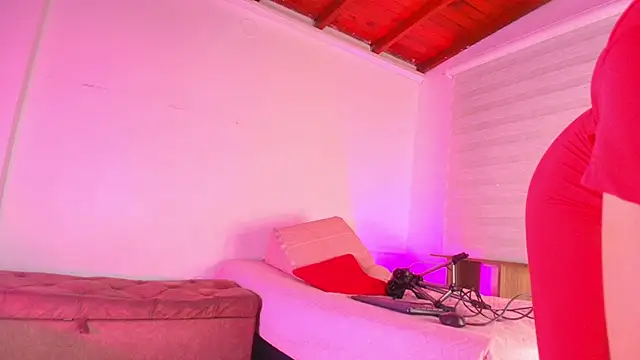 emyli sw  online show from September 20, 3:07 am