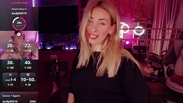 AnnieGOld  online show from October 4, 11:25 pm