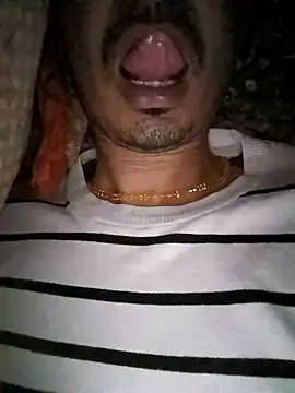 dreamtoungelick69 online show from February 1, 7:13 pm