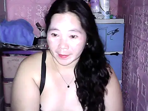 Snapshot of hotpusie_4u chatting on March 3, 4:35 pm hotpusie 4u online show from March 3, 4:35 pm