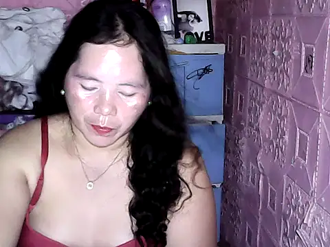 Snapshot of hotpusie_4u chatting on March 5, 4:47 pm hotpusie 4u online show from March 5, 4:47 pm