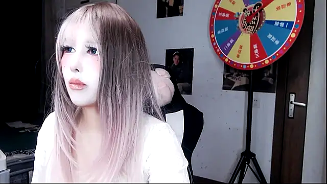 Snapshot of candy_cola chatting on February 16, 1:25 am candy cola online show from February 16, 1:25 am
