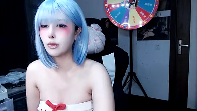 Snapshot of candy_cola chatting on February 19, 6:44 am candy cola online show from February 19, 6:44 am